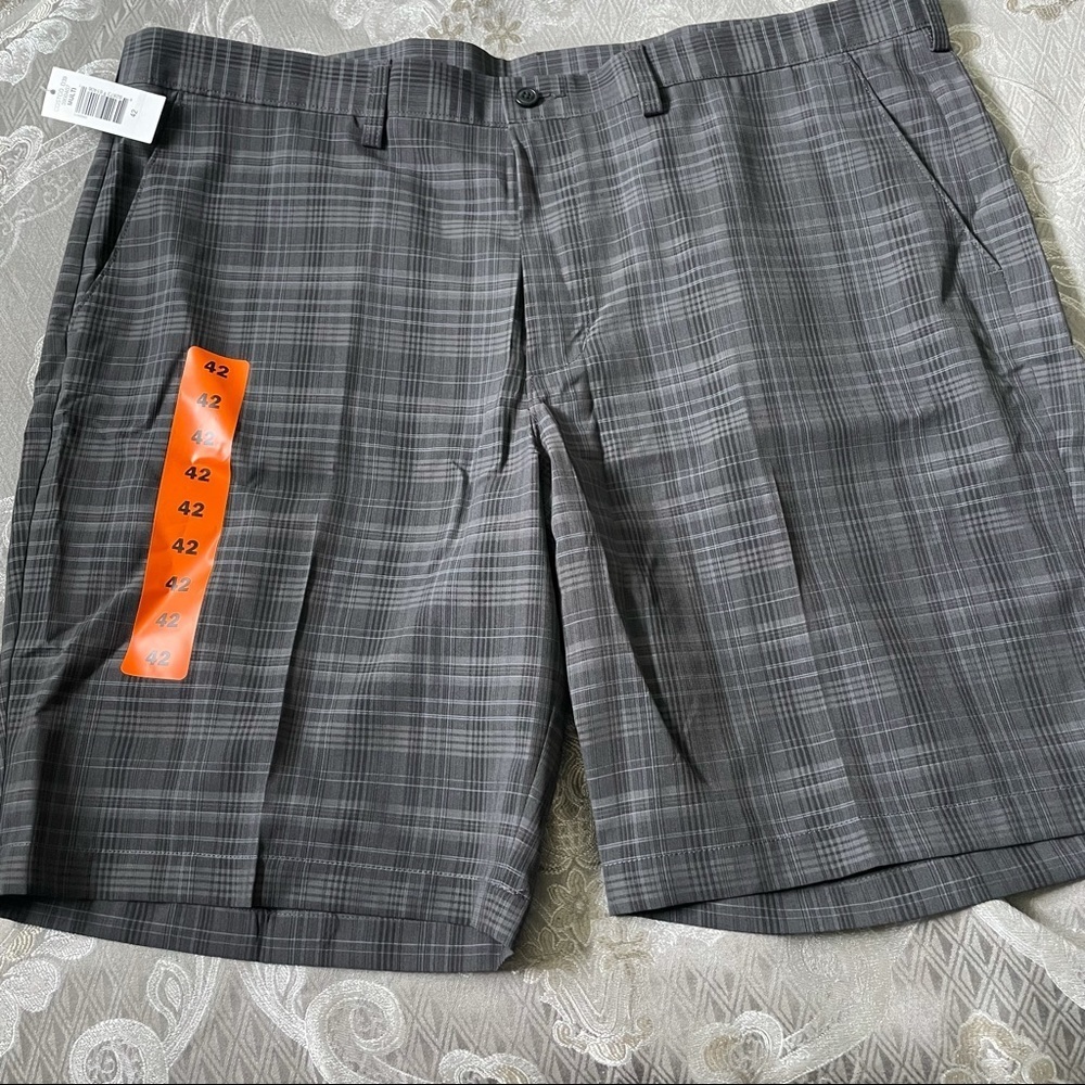 NWT haggar men’s golf shorts 42
